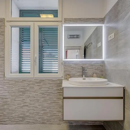 Marjan Nest Apartment