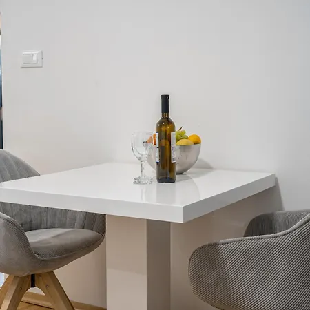 Marjan Nest Apartment