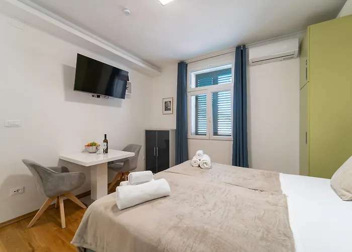 公寓 Marjan Nest *